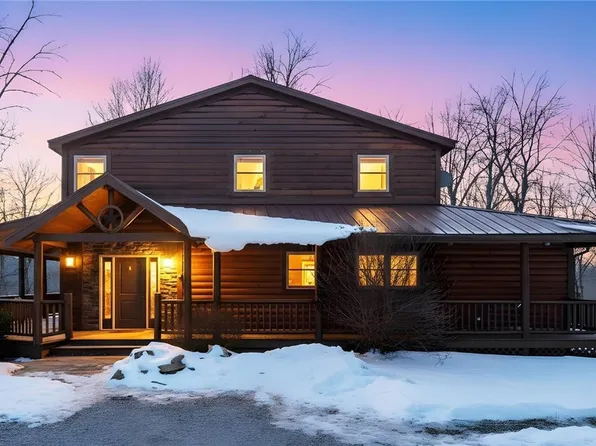 18028 Winterset Ln, Lore City, OH 43755