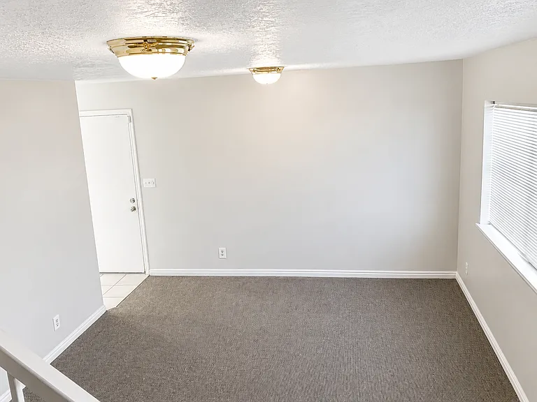 781 N Valley View Dr #11 — Photo 4