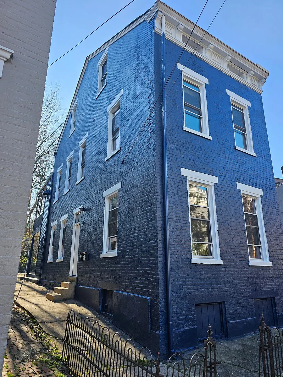 Building Photo - 703 Lewis St #1