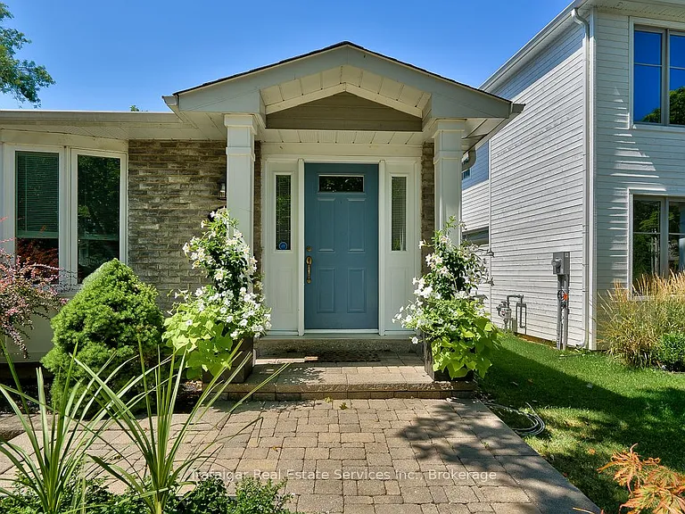 461 Maple Ave — Photo 2