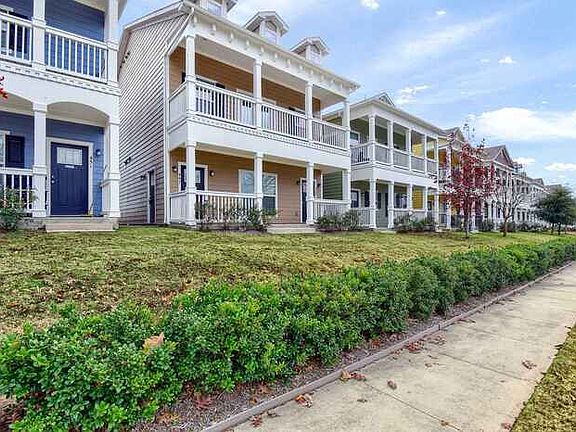 2nd image of 447 N Woods St #1