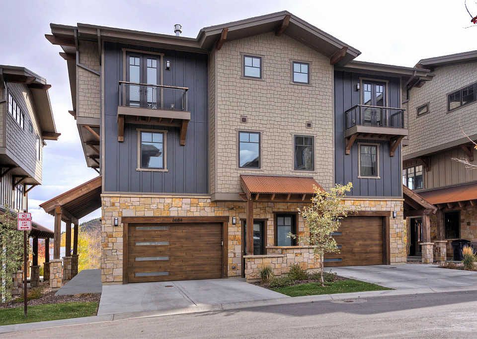 1st image of 3684 Blackstone Dr