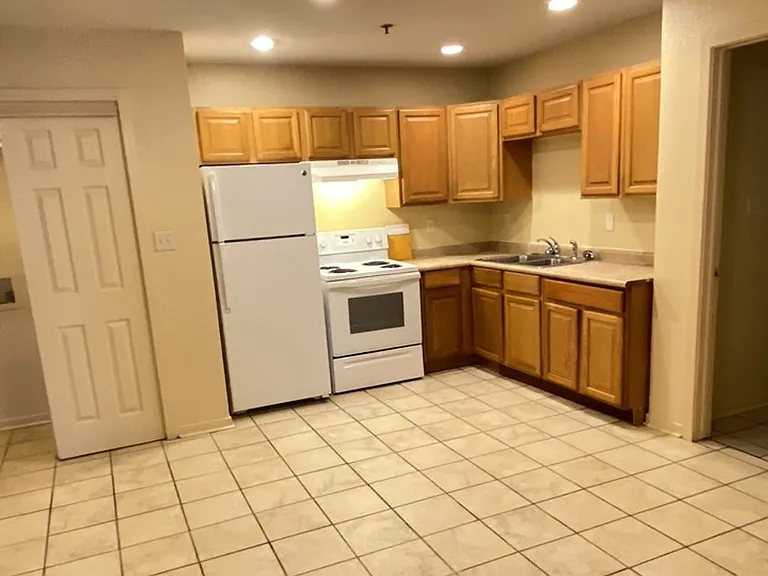 1011 Rayburn Dr #101 — Photo 3