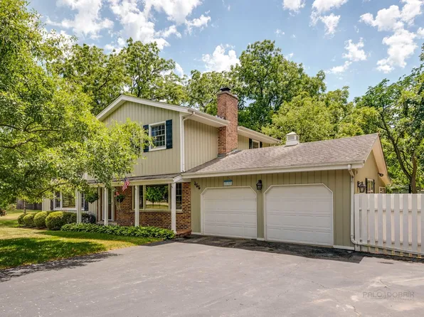455 Hickory Haven Dr E, Gurnee, IL 60031