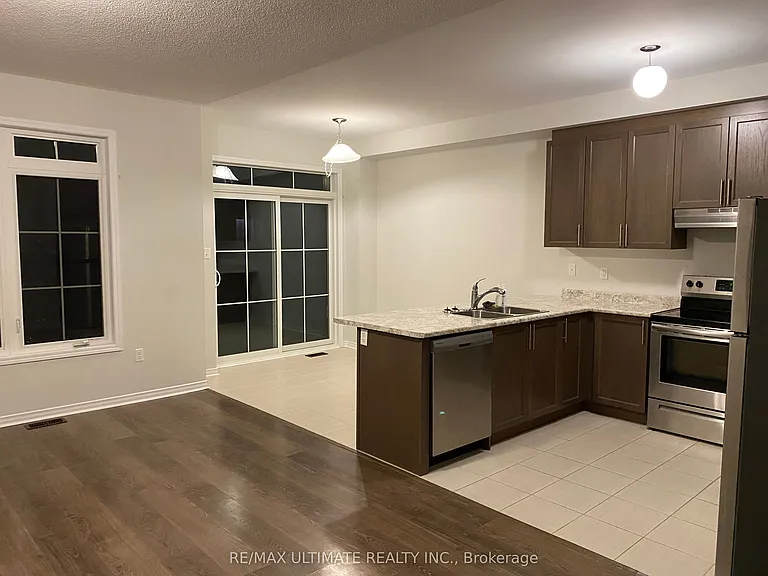 41 Kirby Ave — Photo 16