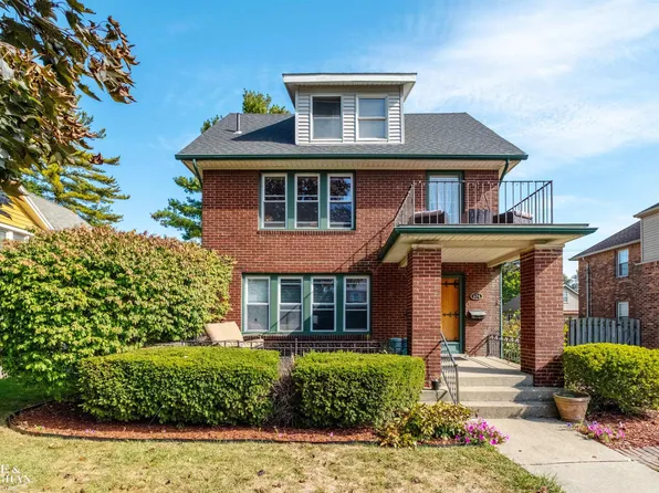 674 Neff Rd, Grosse Pointe, MI 48230