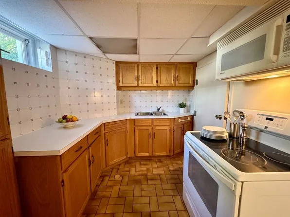 41 Dalton Rd Basement Basement, Toronto, ON M5R 2Y8