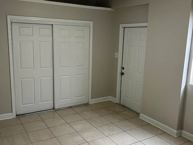 511 W Palm St — Photo 13