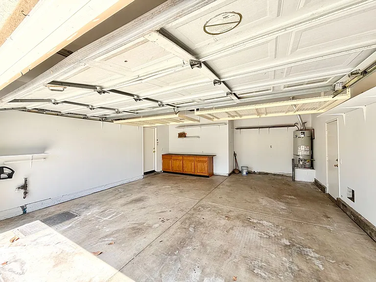 42041 Delmonte St — Photo 47