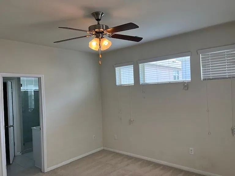 3240 E Whitestone Blvd #75 — Photo 11