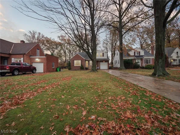 415 E 266th St, Euclid, OH 44132