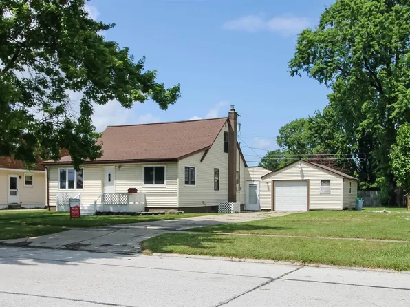 1921 Pine St, Port Huron, MI 48060