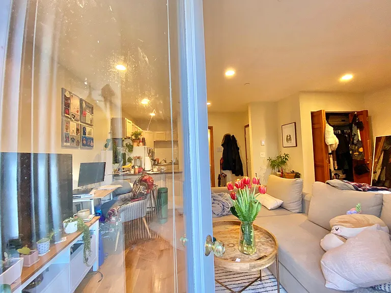 57 Clarendon St #6 — Photo 7