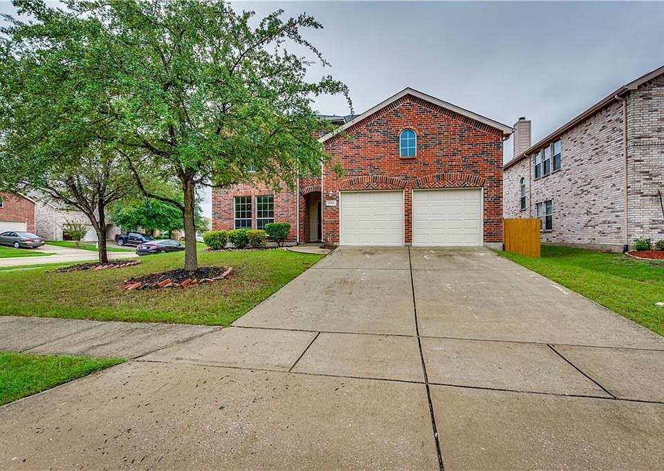 1st image of 3001 Hoover Dr