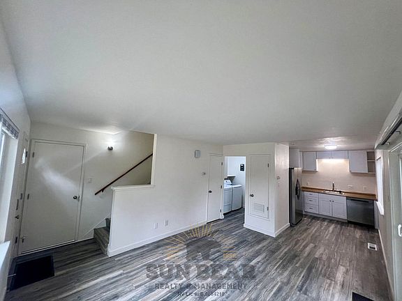 3rd image of 802 Northwood Blvd #1