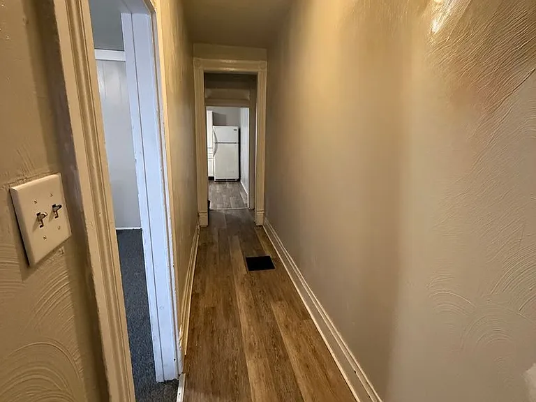 101 W Walnut St — Photo 17