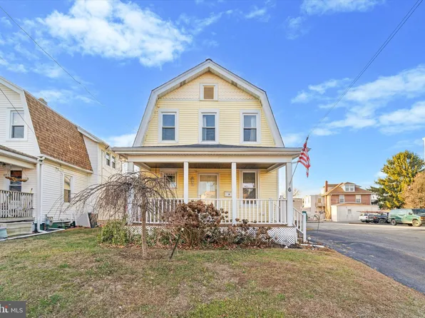 6 W Chelton Rd, Brookhaven, PA 19015