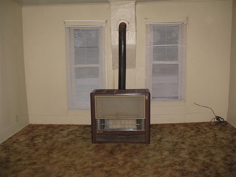 2nd image of 128 Rose Ln
