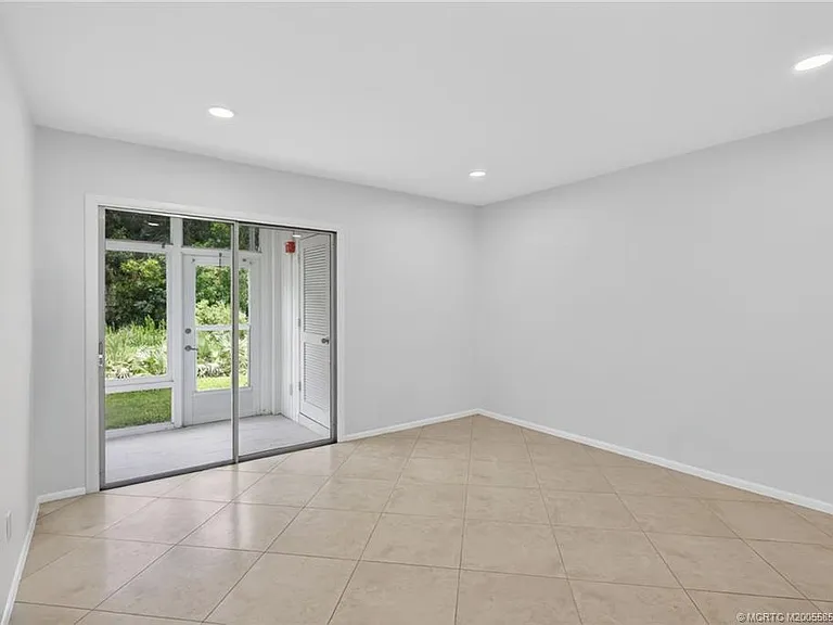 2 Lake Vista Trl #107 — Photo 18