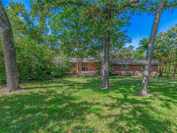 2nd image of 48 Pamela Ln