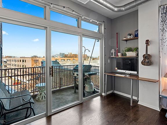 3rd image of 1225 W Morse Ave APT 410