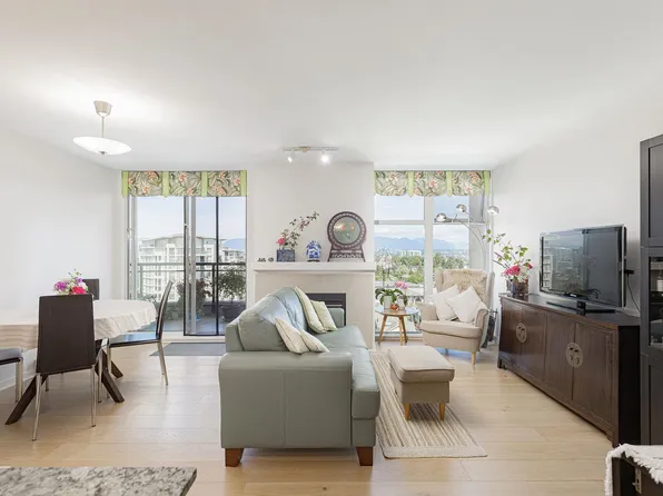 8460 Granville Ave #1607, Richmond, BC V6Y 4E7