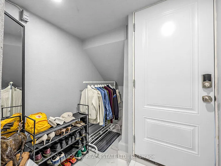 623 Dupont St #LOWER LEVEL — Photo 6