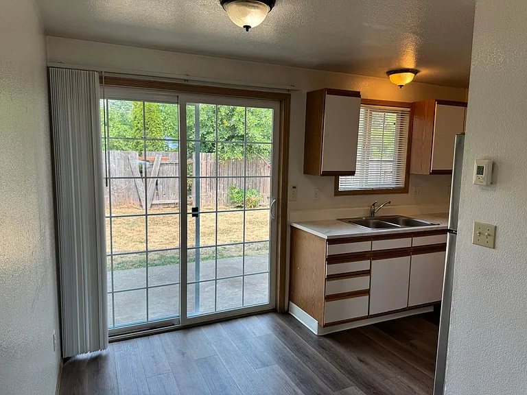 117 Lea Ave — Photo 6