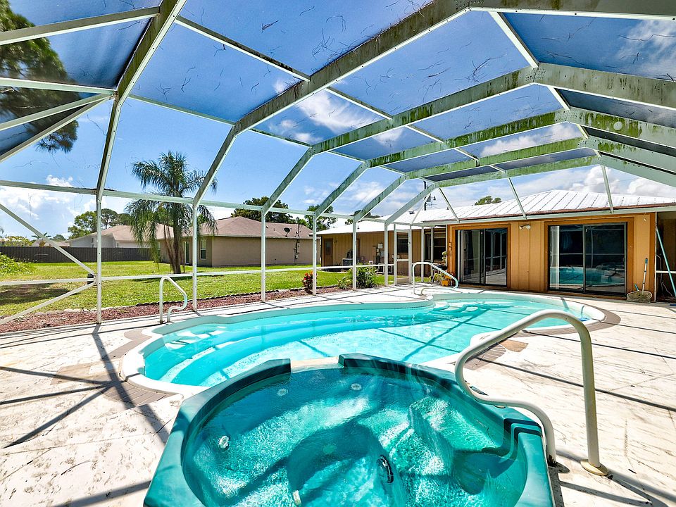 1st image of 2749 SE Mariposa Avenue