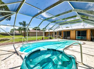 2749 SE Mariposa Ave, Port Saint Lucie, FL 34952