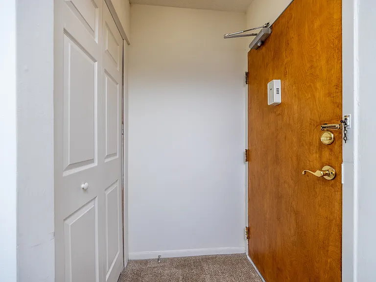 Clintwood Apartments — Photo 7