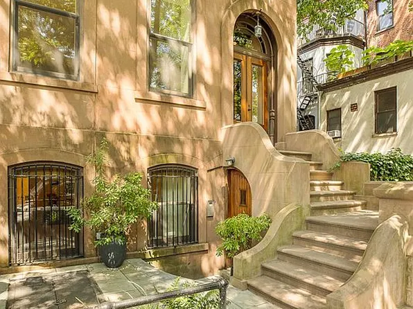 217 Lafayette Ave APT 1, Brooklyn, NY 11238