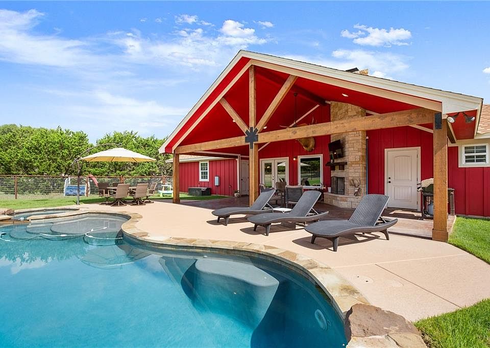 1st image of 101 Longhorn Oaks