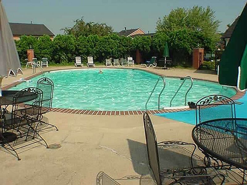 1st image of 1126 Canterbury Ct APT B