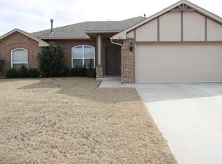 11640 SW 8th St, Yukon, OK 73099