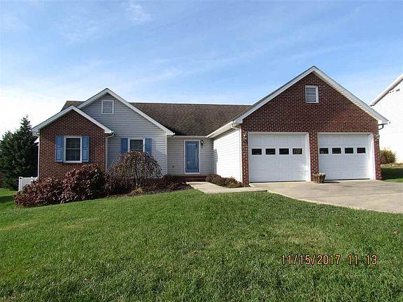 3rd image of 1737 Evergreen Dr