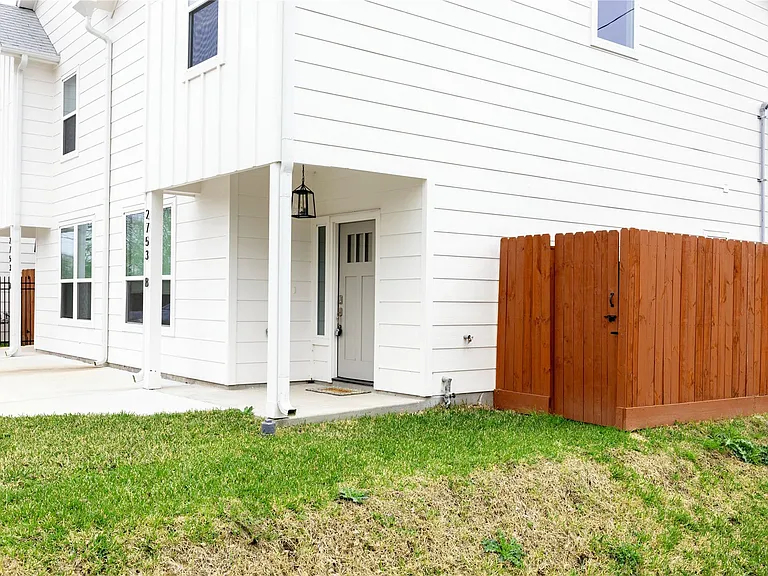2753 Redrock St #B — Photo 4
