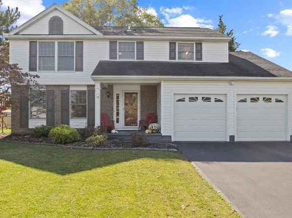 19 Crosswood Ct, Rochester, NY 14612