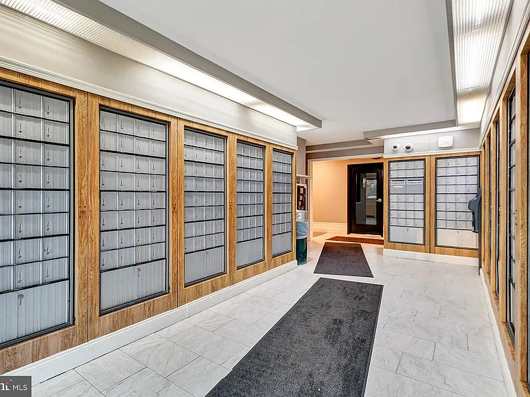 2500 N Van Dorn St #918 — Photo 11
