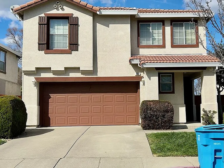 200 Troon Ct — Photo 1