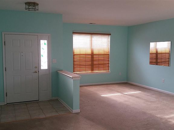3rd image of 147 Saint Georges Dr