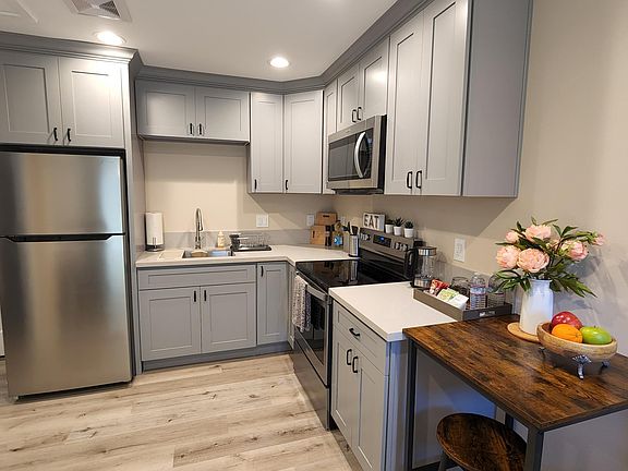 5th image of 9830 Amsdell Ave #1/2