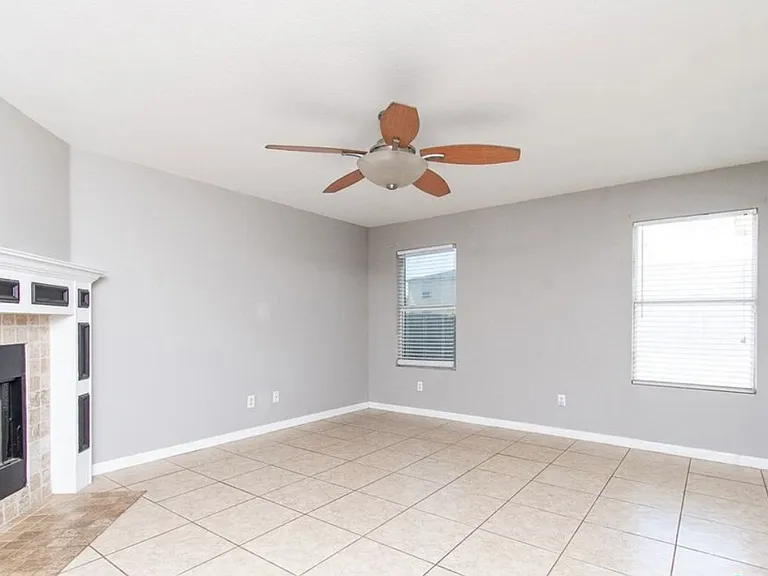 4106 Ambrose Dr — Photo 2