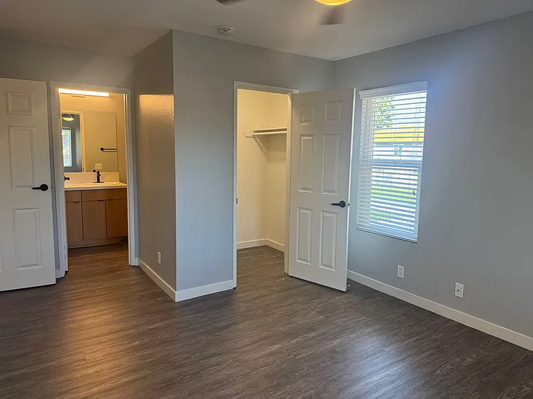 Corona Pointe Resort — Photo 165