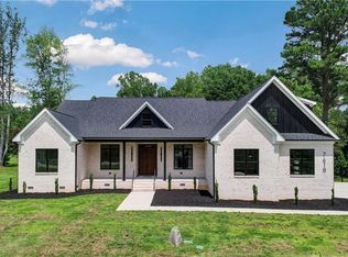 7618 Pemberley Dr, Oak Ridge, NC 27310