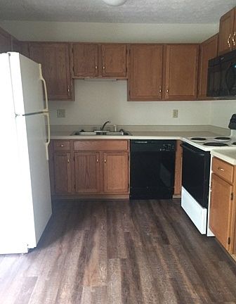 4th image of 760 Village Dr #760