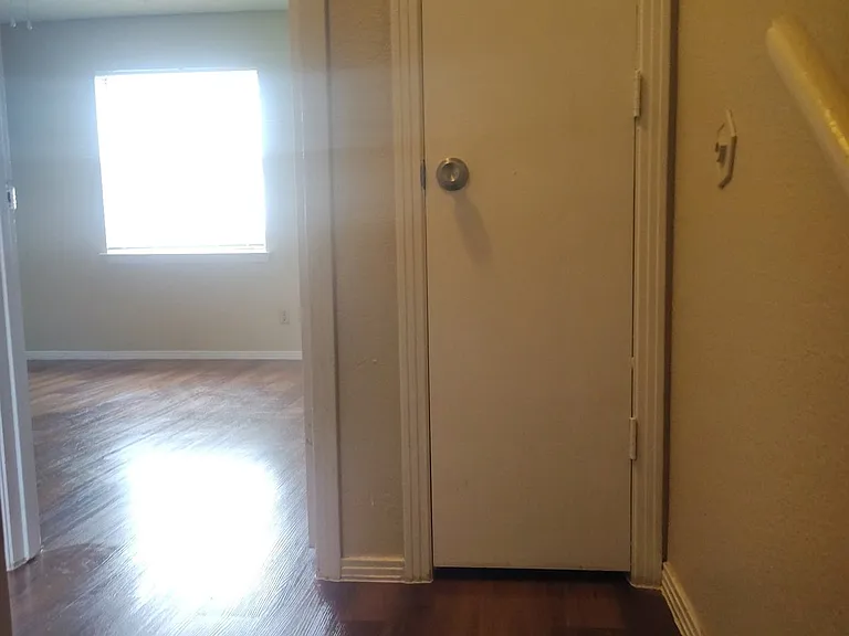 5947 Shadydell Dr — Photo 10