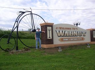 719 Antique City Dr, Walnut, IA 51577