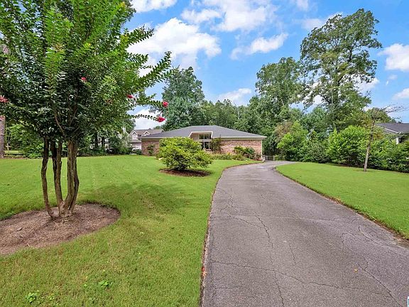 3rd image of 608 S Sanders Rd