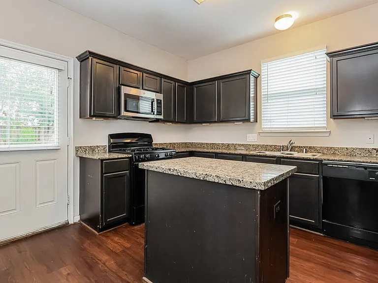 3355 Allington Ct — Photo 8